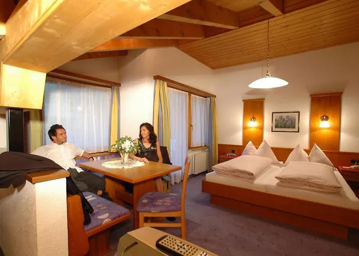 Otel Ferienresidenz Soliva Compatsch