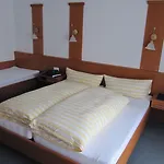 Ferienresidenz Soliva فندق Compatsch